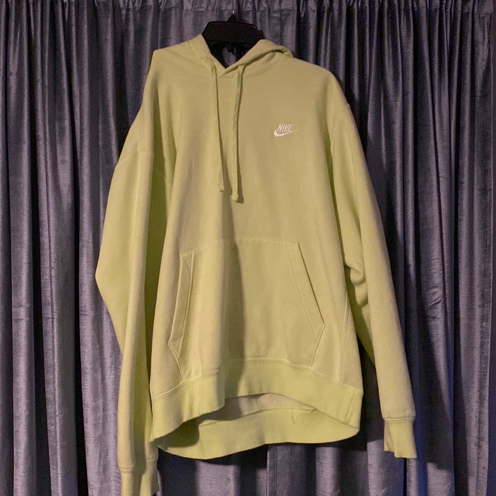 nike sweatshirt